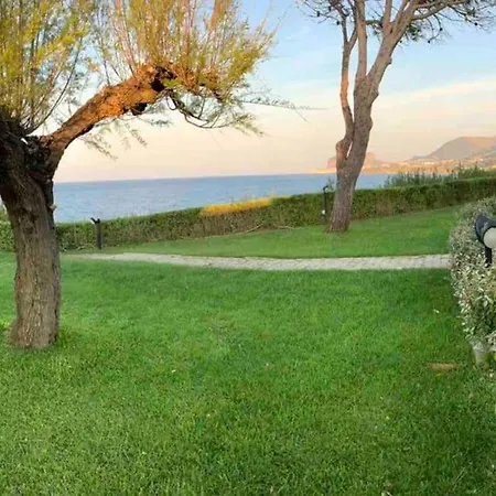 Azzurra Willa Cefalù
